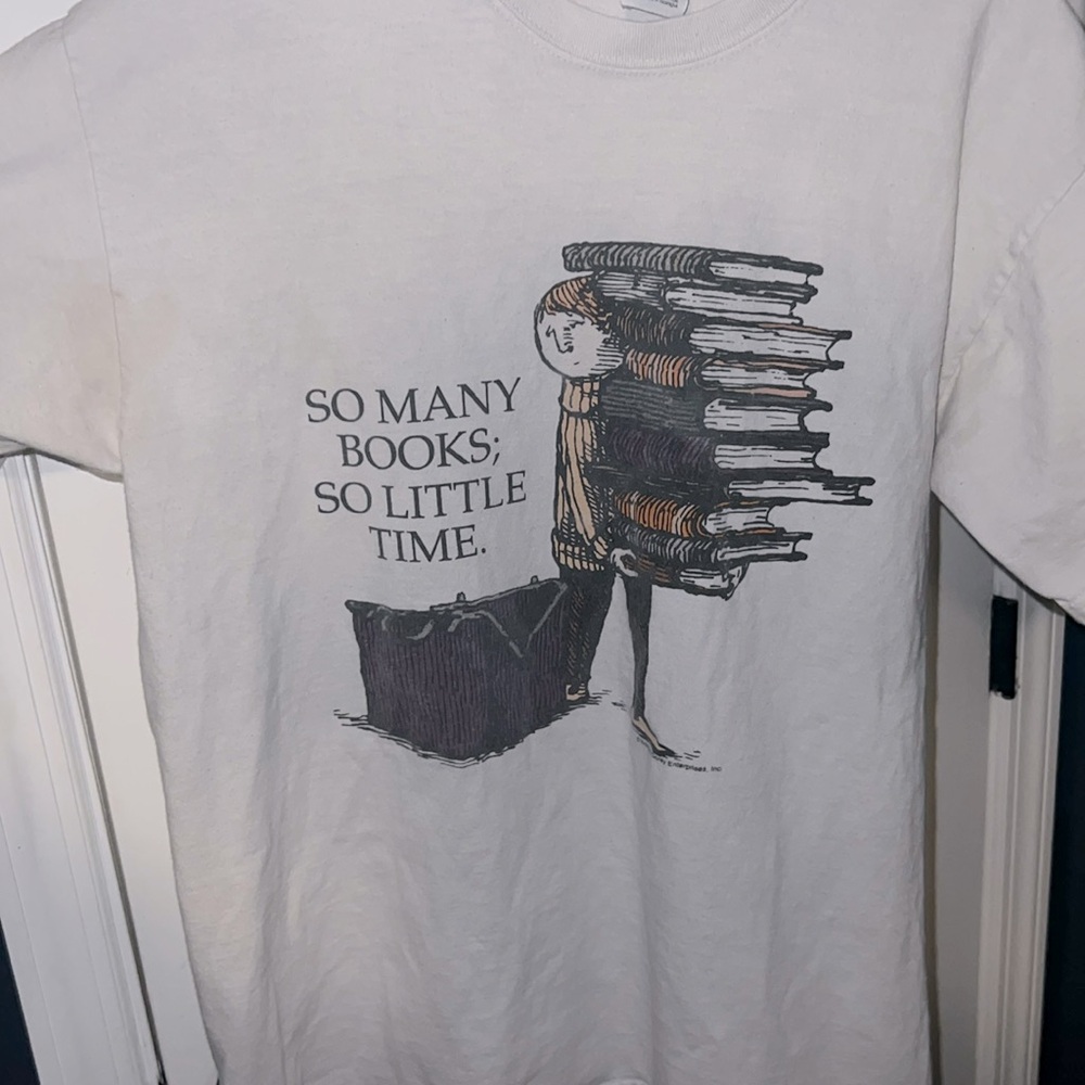 So Many Books So Little Time Graphic Tee